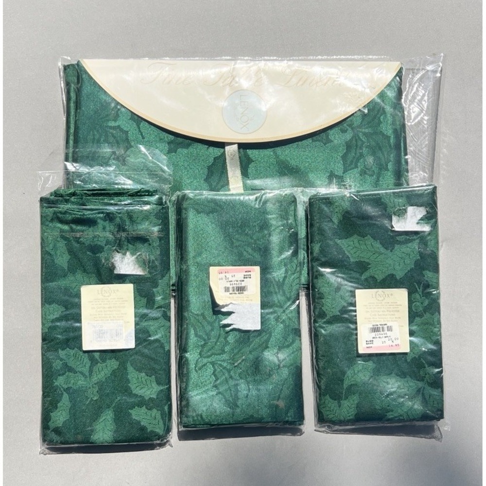 Lenox Holiday Tablecloth Holly Jacquard Green 52x70 and 12 Napkins Christmas